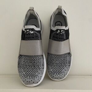 Womens APL Techloom Bliss size 9 women’s